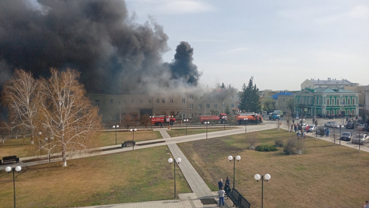 В Тюменской области возник пожар в торгово-выставочном центре «Гагаринский»