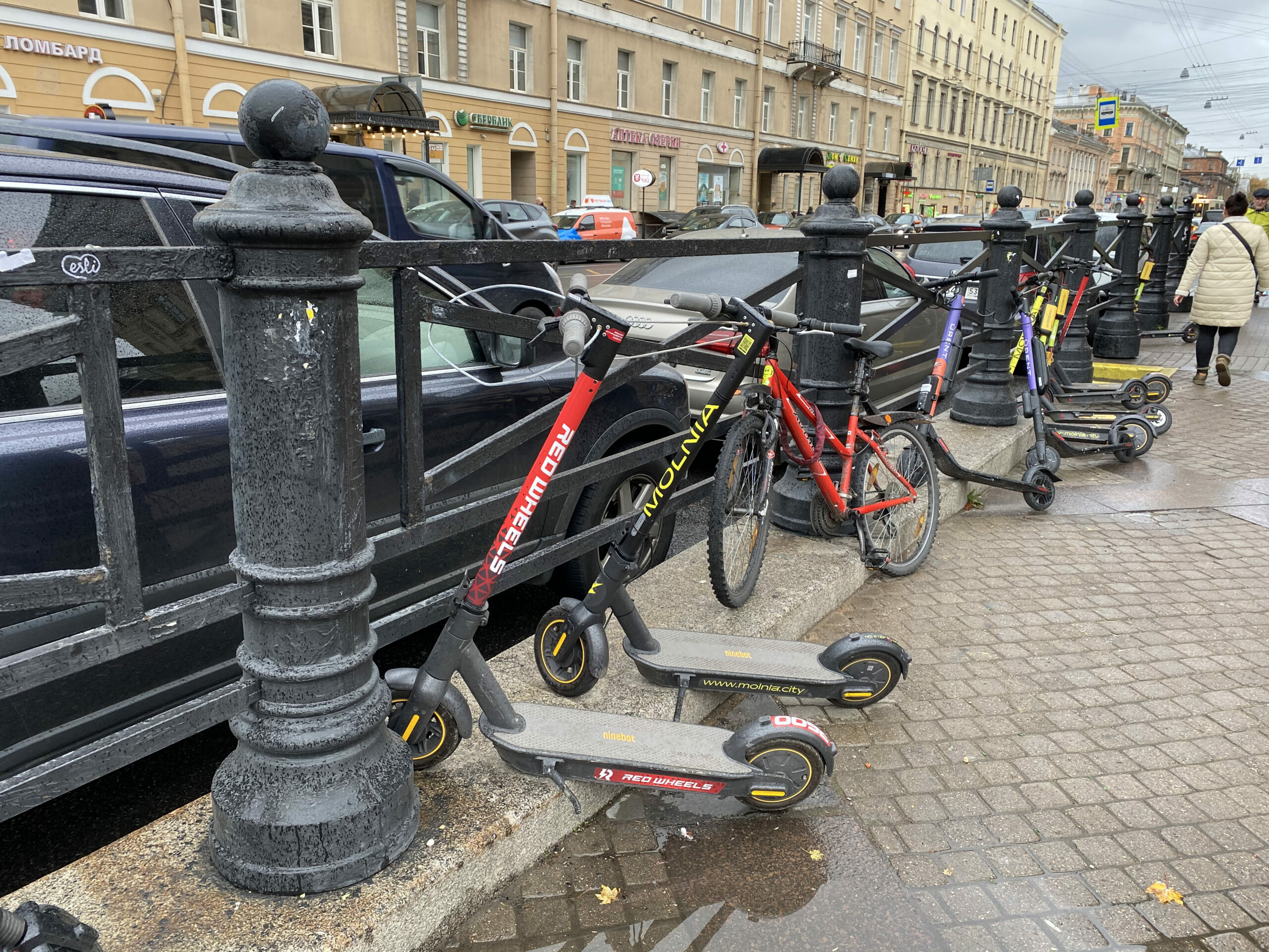 Детей на электросамокатах сбила машина в Саратовской области