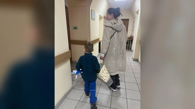 Петербургские приставы помогли вернуть матери увезенного отцом ребенка