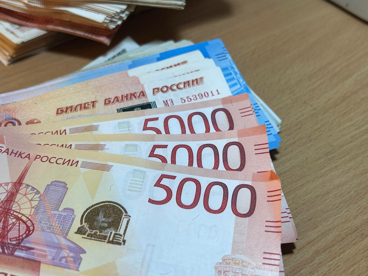 Петербургская прокуратура заставила работодателя выплатить зарплату подростку