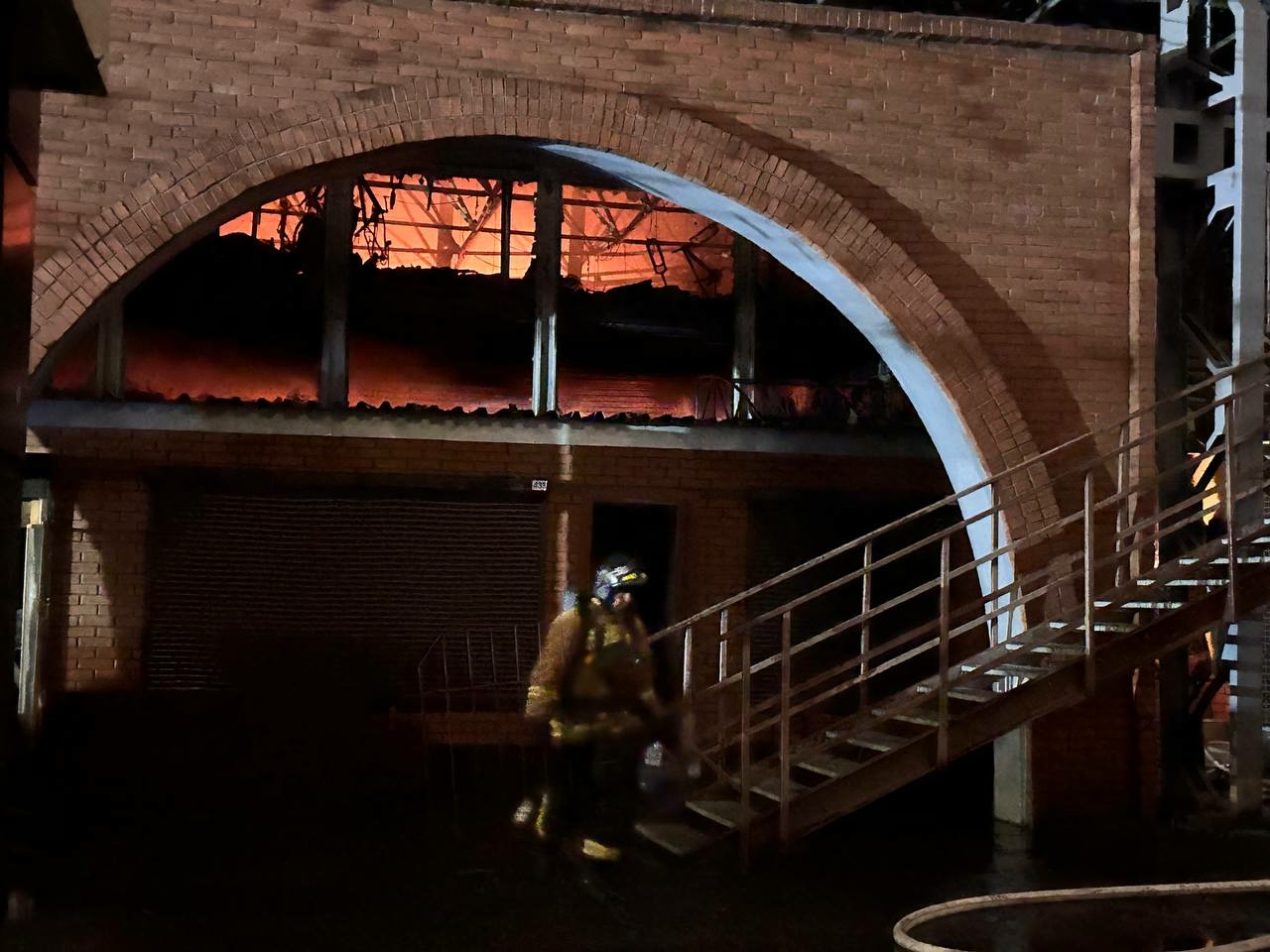 Петербургский СК возбудил уголовное дело после пожара на Правобережном рынке